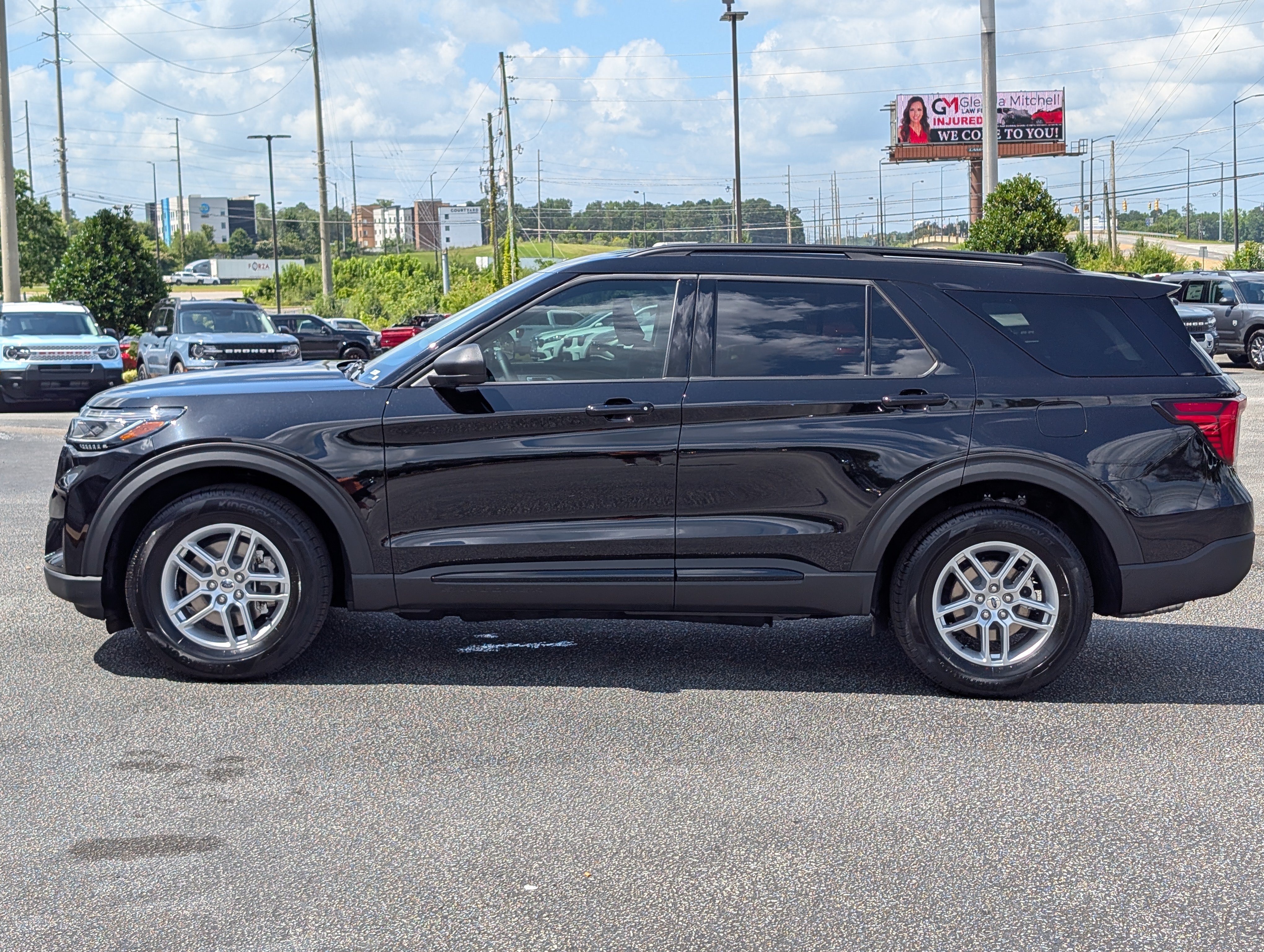 New 2026 Ford Explorer Active RWD image 14