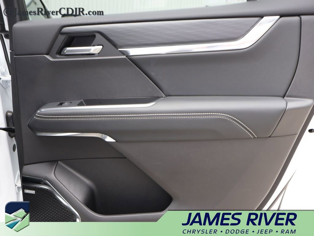 Used 2026 GMC Acadia Elevation w/ Elevation Premium Package AWD/4WD image 11