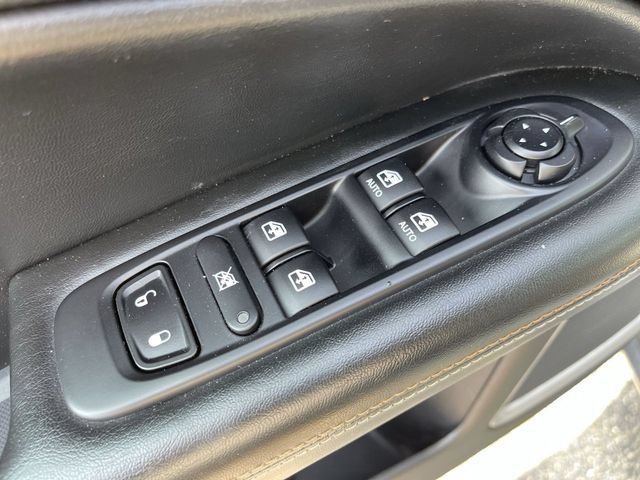 Used 2020 Jeep Compass Latitude w/ Cold Weather Group AWD/4WD image 13