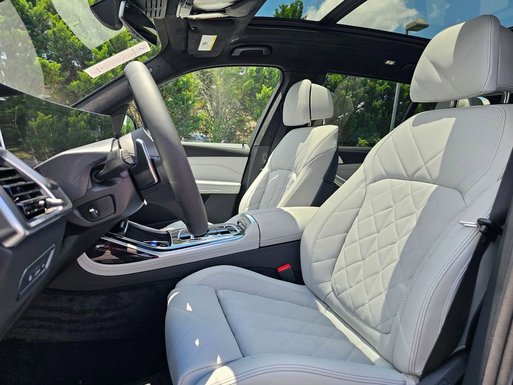Used 2026 BMW X7 xDrive40i w/ M Sport Package image 14