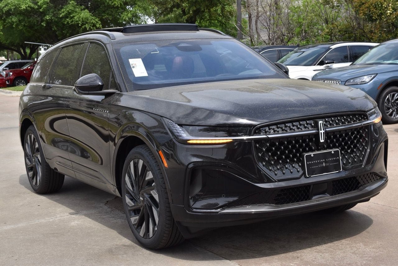New 2026 Lincoln Nautilus Reserve w/ Jet Appearance Package AWD/4WD image 10