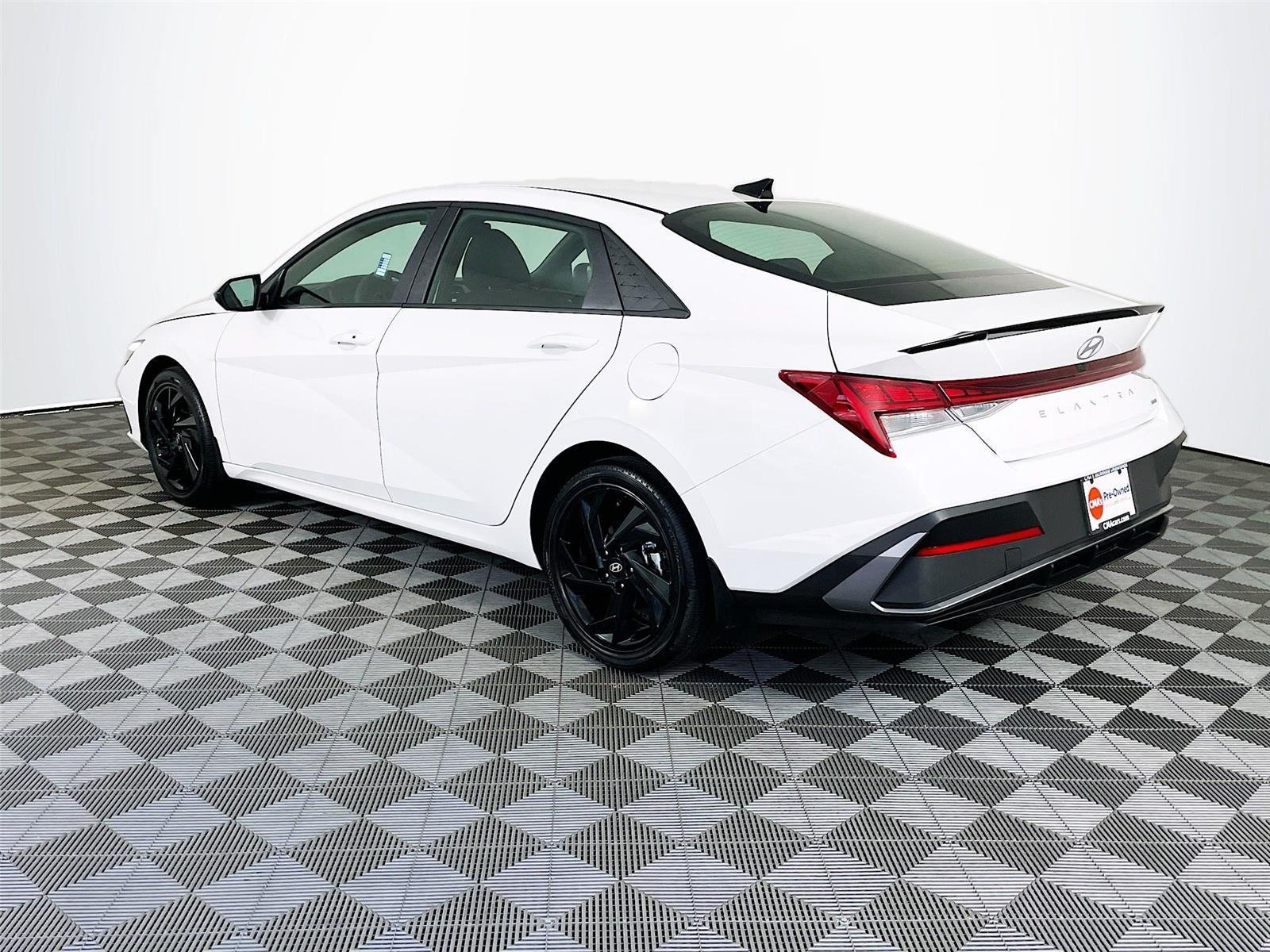 Used 2026 Hyundai Elantra SEL FWD image 7
