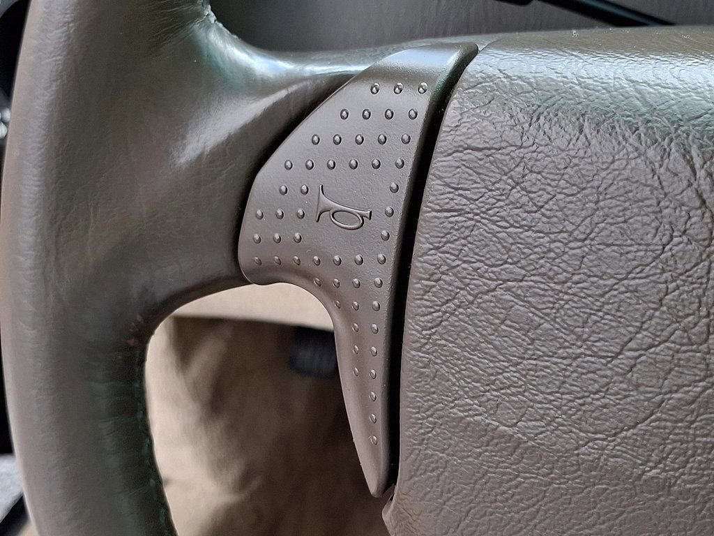 Used 1996 Mercedes-Benz SL 320 image 21