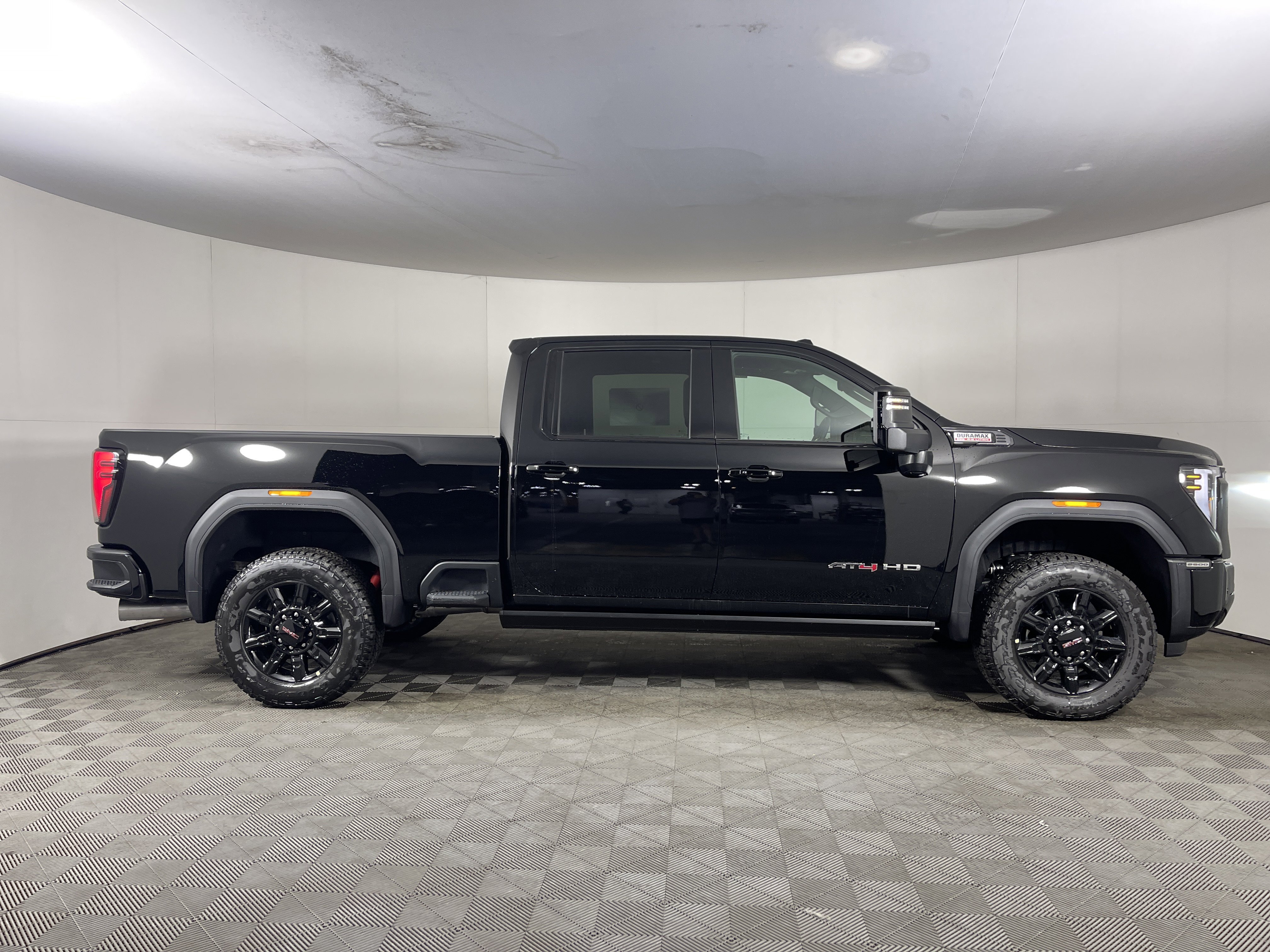 New 2026 GMC Sierra 2500 AT4 w/ AT4 Premium Plus Package image 5