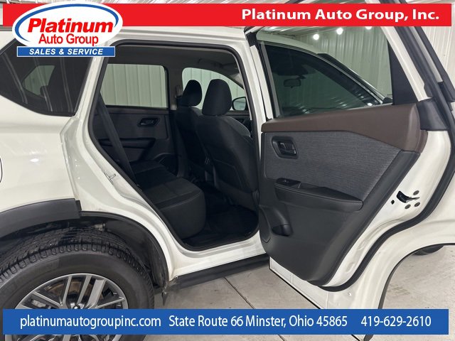 Used 2021 Nissan Rogue S image 28