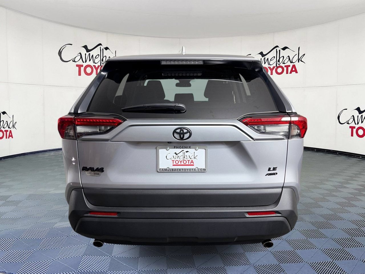 Used 2025 Toyota RAV4 LE AWD/4WD image 6