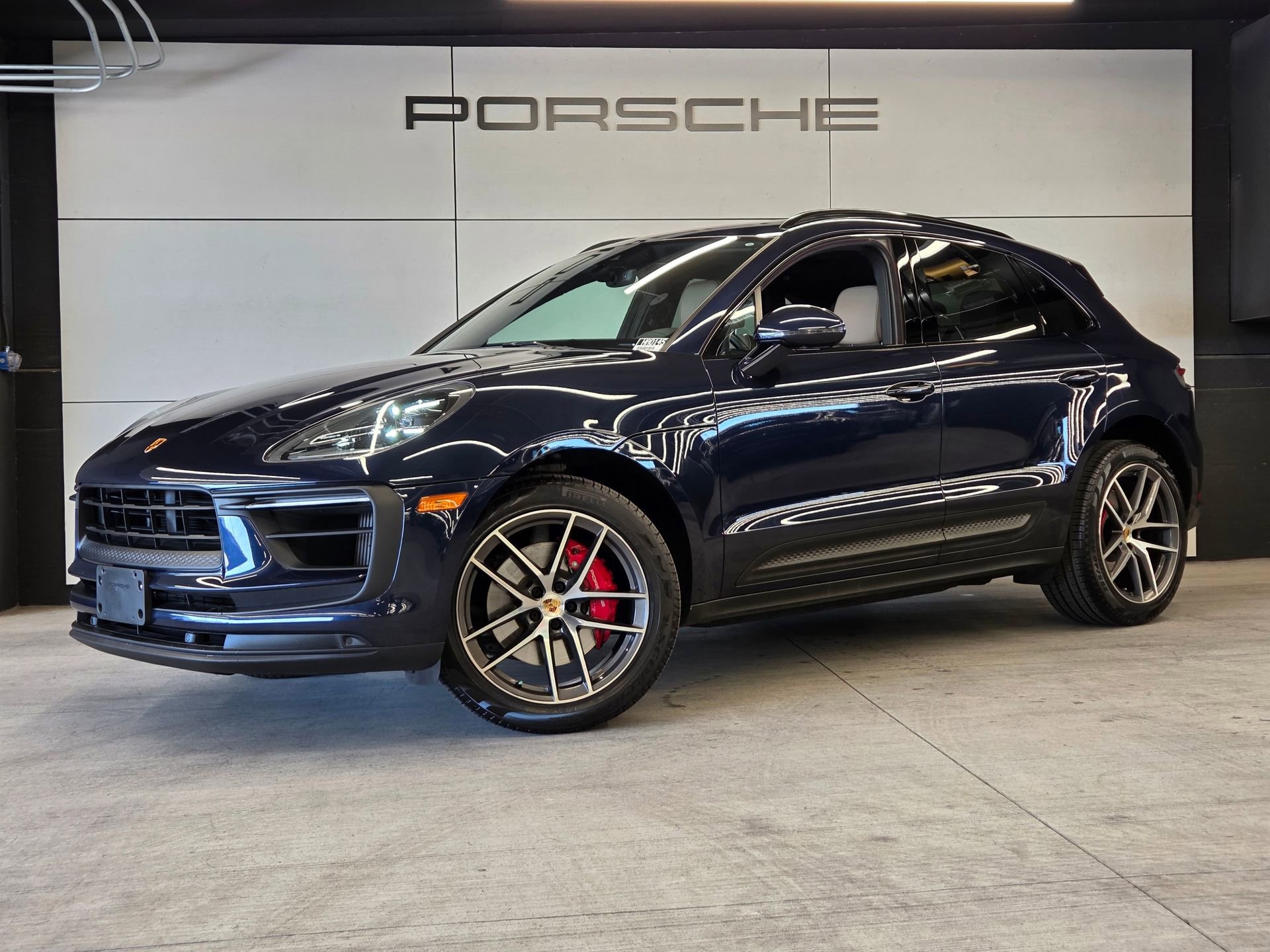 Certified 2022 Porsche Macan S w/ Premium Package Plus AWD/4WD image 1