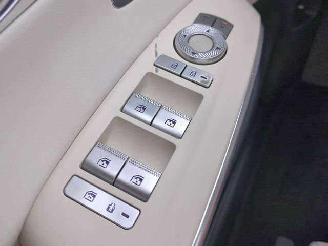 Certified 2025 Genesis Electrified GV70 Advanced image 24