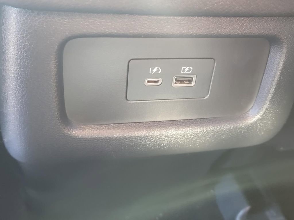Used 2024 Nissan Pathfinder SV AWD/4WD image 37