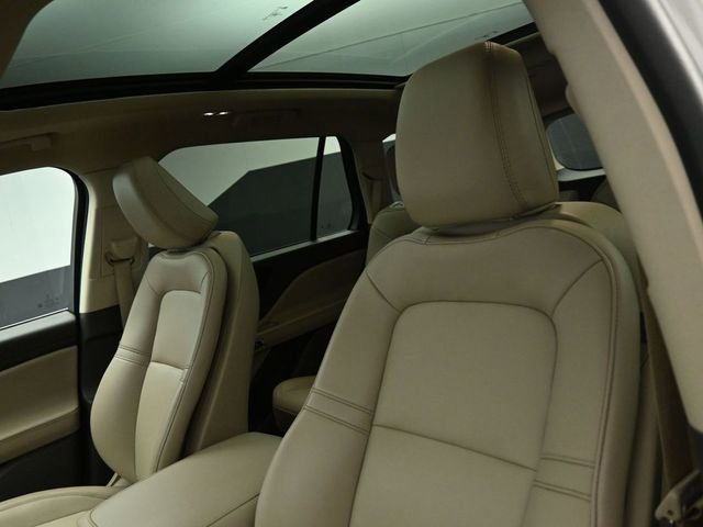 Used 2023 Lincoln Aviator AWD w/ Premium Package image 10