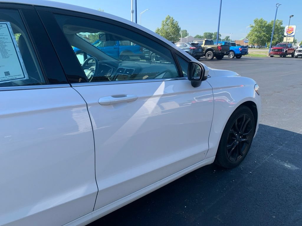 Used 2020 Ford Fusion SE w/ Equipment Group 151A FWD image 13
