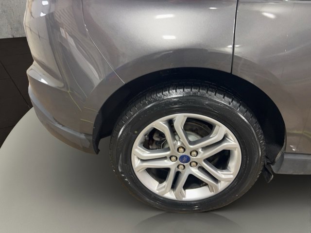 Used 2017 Ford Edge Titanium w/ Technology Package AWD/4WD image 25