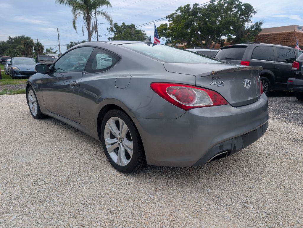 Used 2011 Hyundai Genesis 2.0T RWD image 5