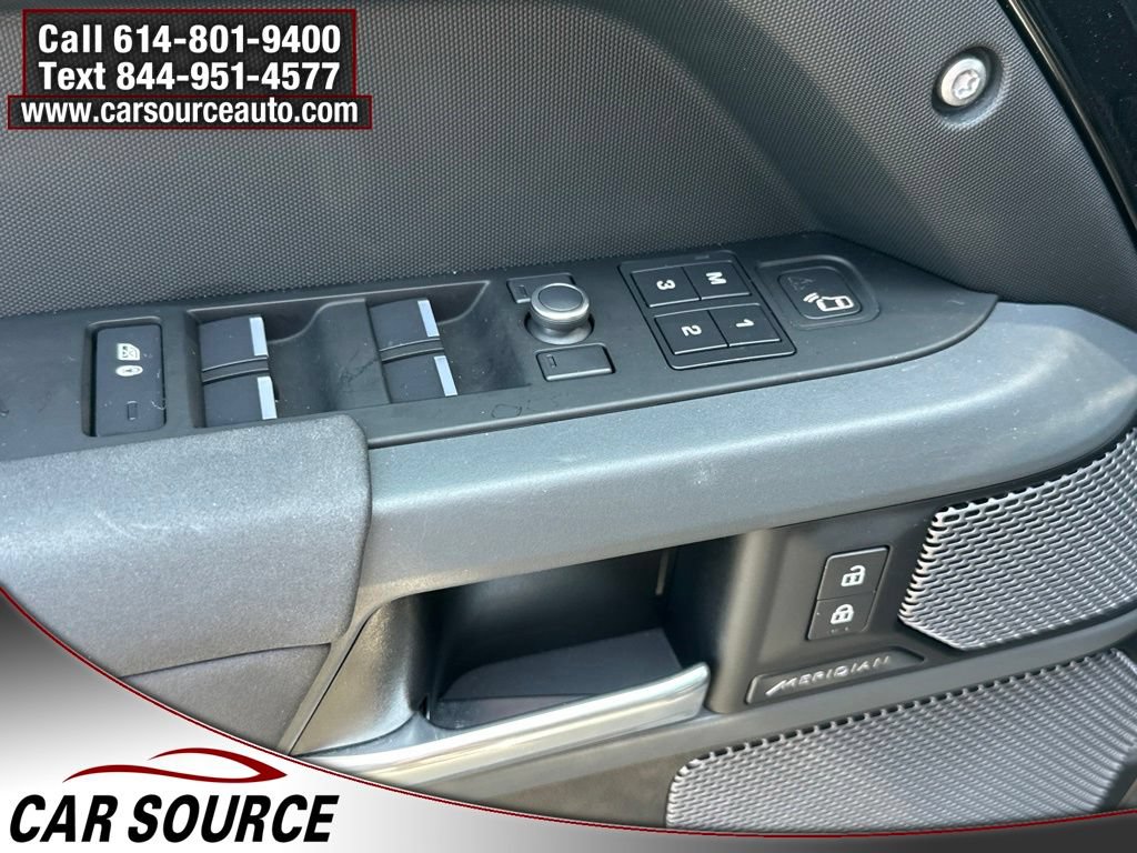 Used 2021 Land Rover Defender 110 X-Dynamic SE AWD/4WD image 13