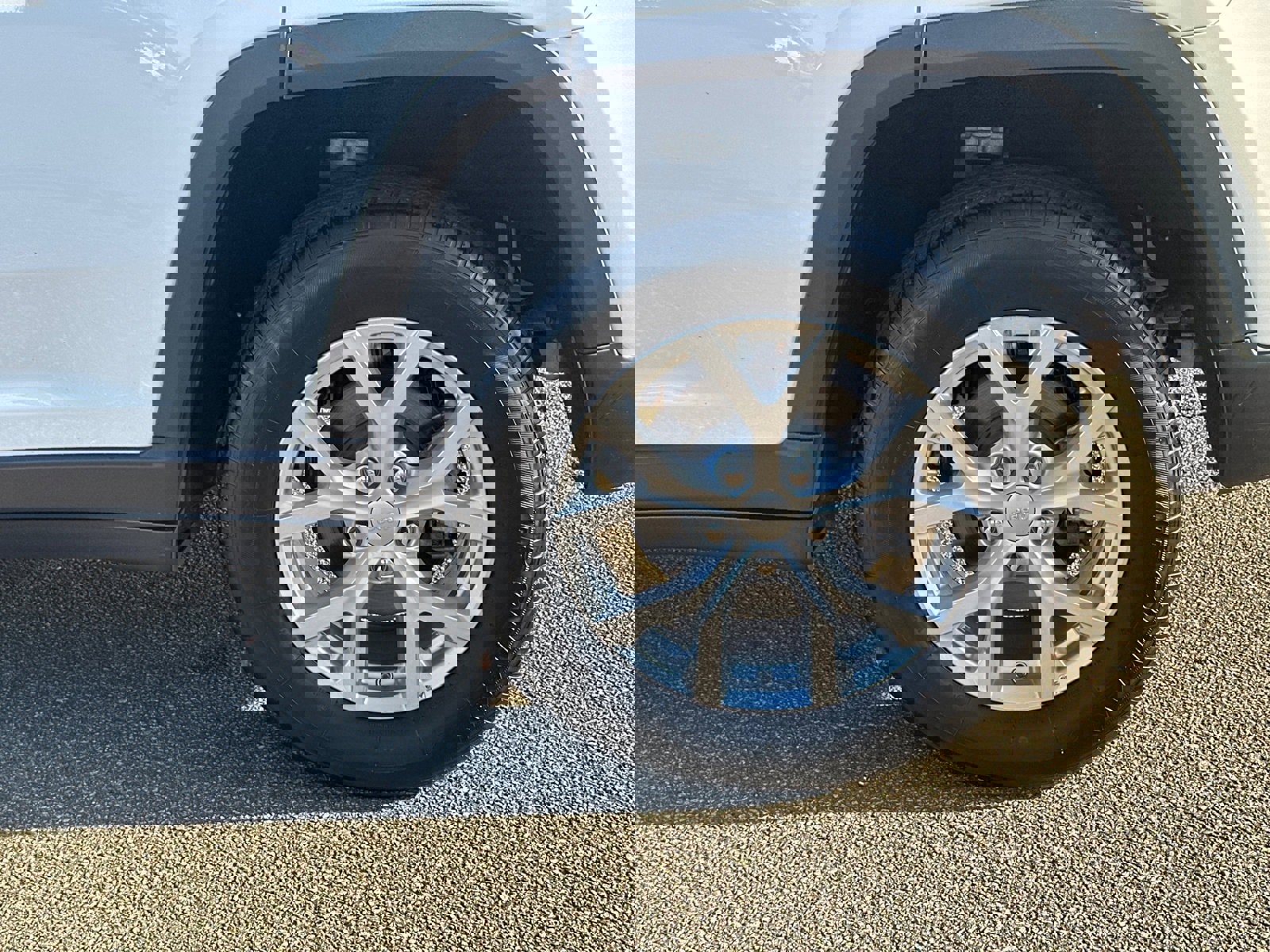 Used 2023 Jeep Grand Cherokee Limited image 23