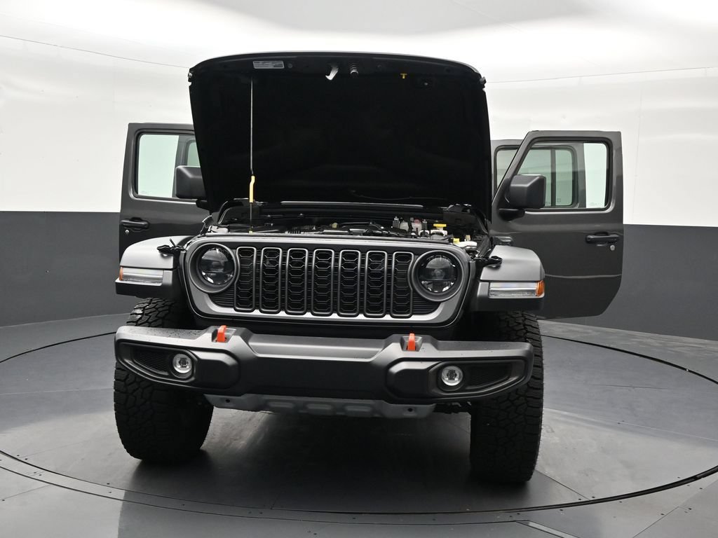 Used 2025 Jeep Gladiator Mojave w/ Convenience Group AWD/4WD image 40