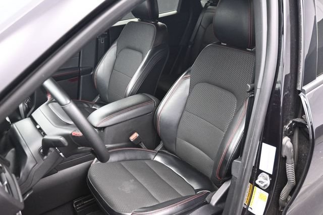 Used 2025 Ford Escape ST-Line Select AWD/4WD image 18