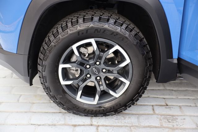 Used 2025 Chevrolet Equinox ACTIV w/ Convenience Package III image 40