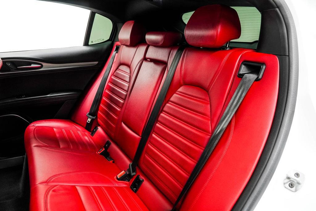 Used 2023 Alfa Romeo Stelvio Veloce image 16