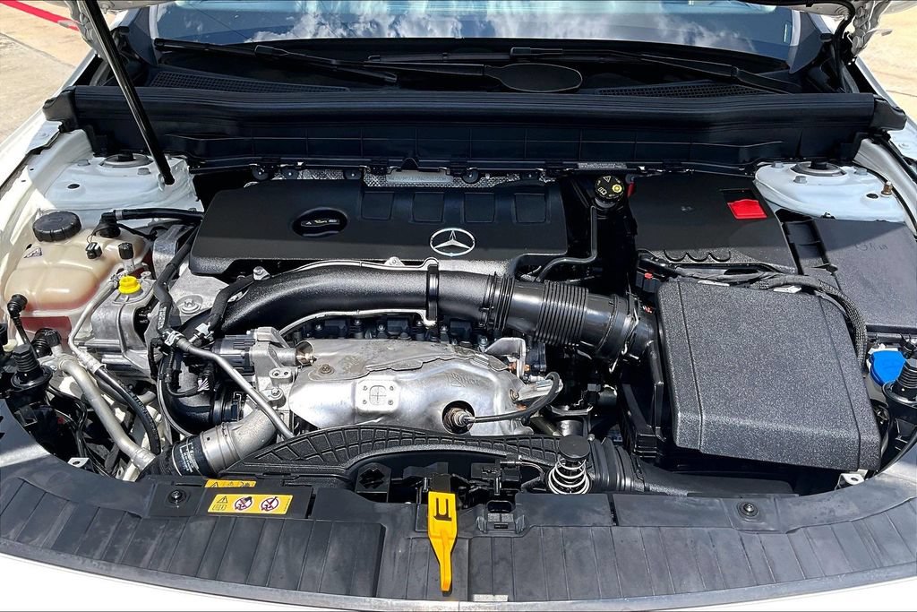Used 2022 Mercedes-Benz GLB 250 image 13