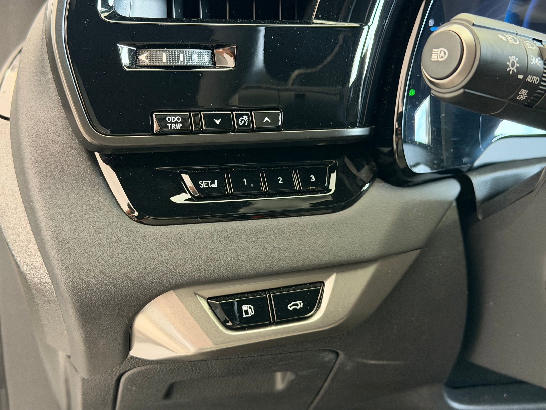 Used 2025 Lexus RX 350h w/ Convenience Package image 20