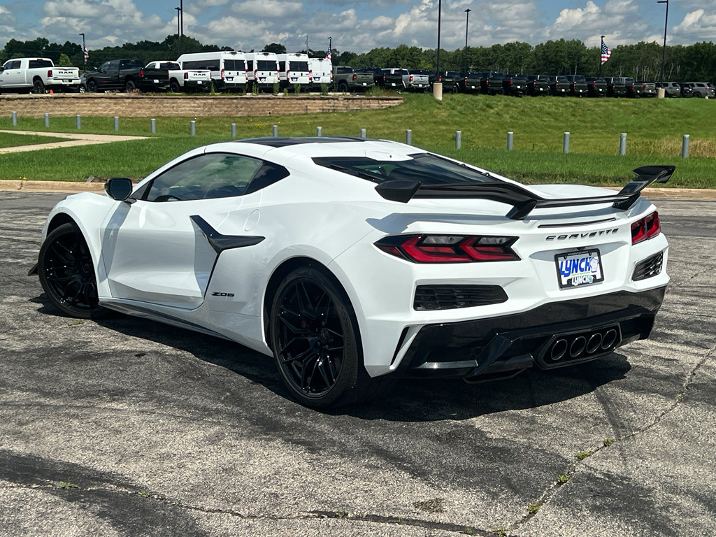Used 2025 Chevrolet Corvette Z06 w/ Z07 Performance Package RWD image 2