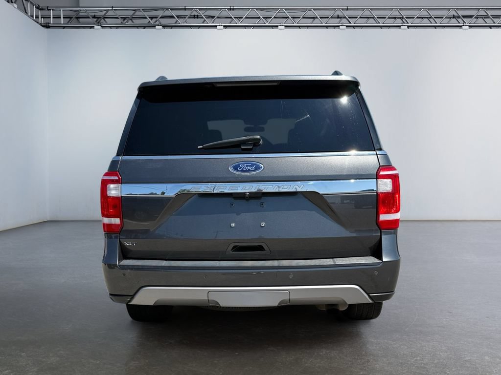 Used 2018 Ford Expedition XLT w/ Equipment Group 202A AWD/4WD image 4