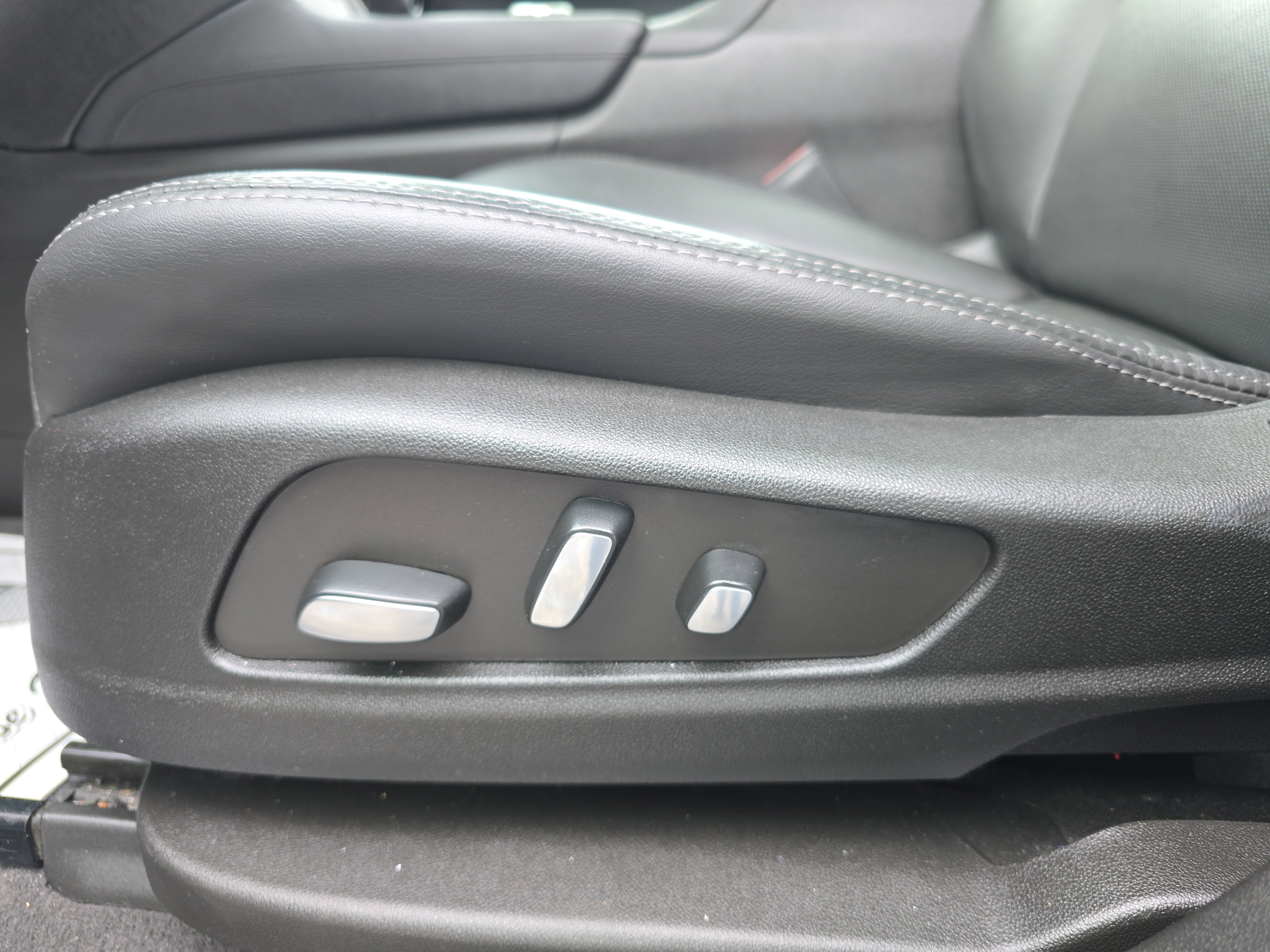 Used 2022 Cadillac XT5 Premium Luxury image 13