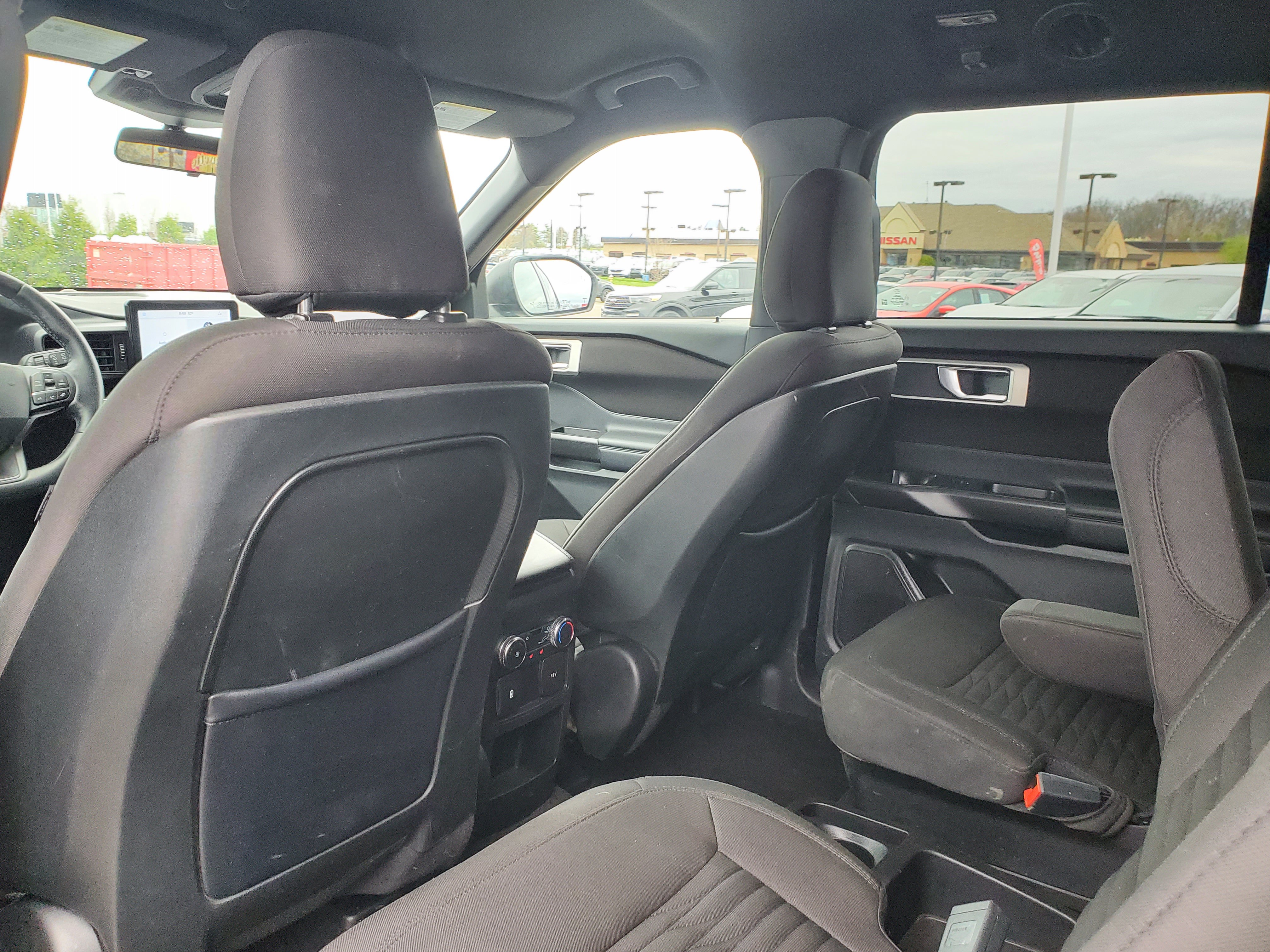 Used 2020 Ford Explorer XLT w/ Comfort Package image 12