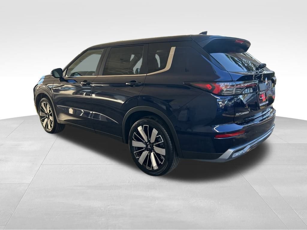 New 2026 Mitsubishi Outlander SE image 4