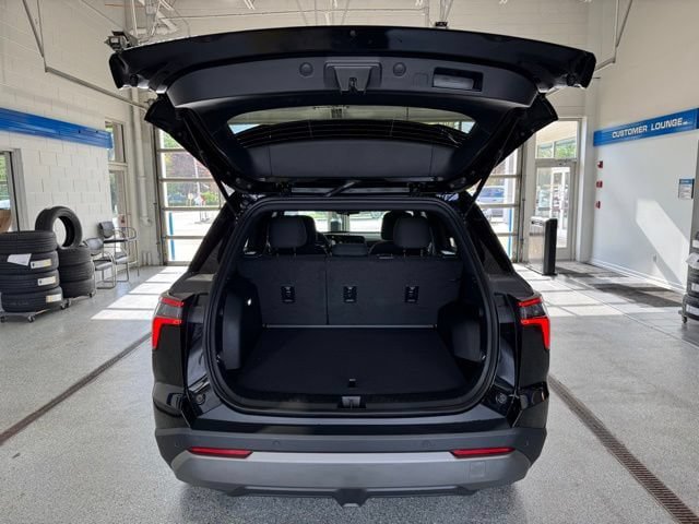 New 2026 Chevrolet Equinox LT FWD image 11
