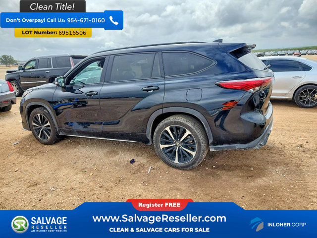 Used 2021 Toyota Highlander XSE FWD image 3