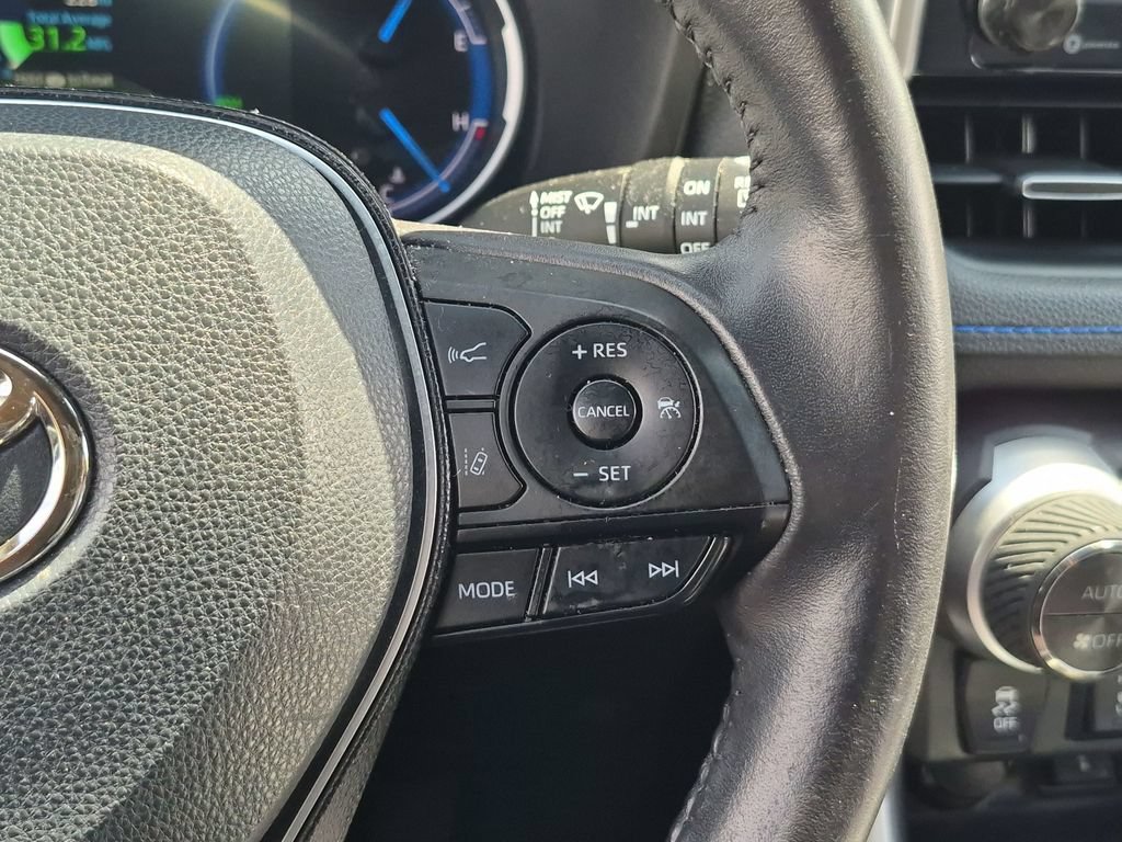 Used 2020 Toyota RAV4 XSE w/ Carpet Mat Package AWD/4WD image 33