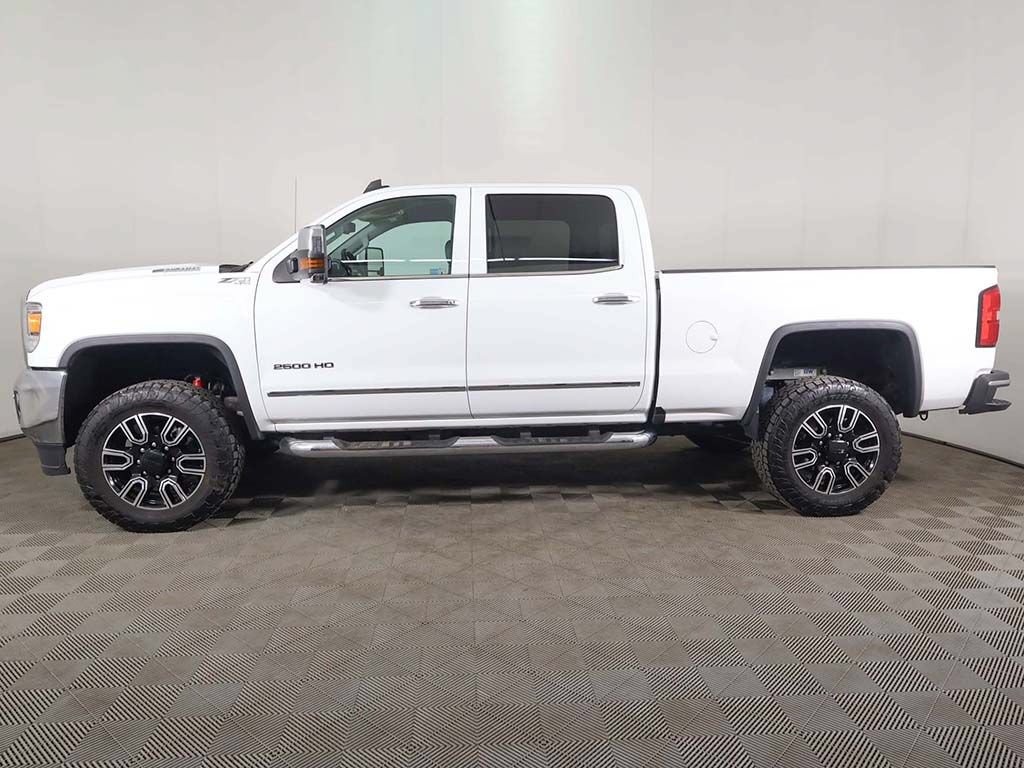 Used 2019 GMC Sierra 2500 SLT w/ Duramax Plus Package AWD/4WD image 16