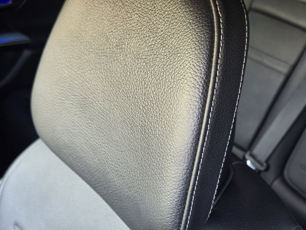 Used 2024 Mercedes-Benz GLC 300 4MATIC image 17