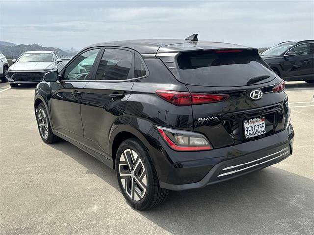 Used 2023 Hyundai Kona SE w/ Cargo Package FWD image 6