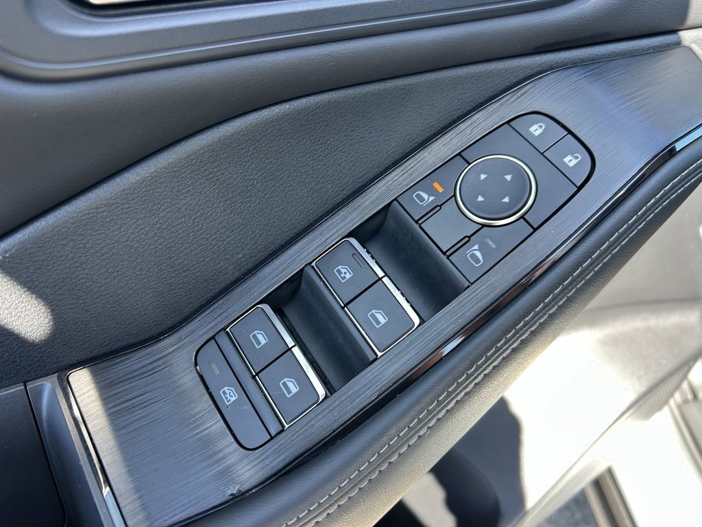 Used 2025 Nissan Rogue SL w/ SL Premium Package image 18