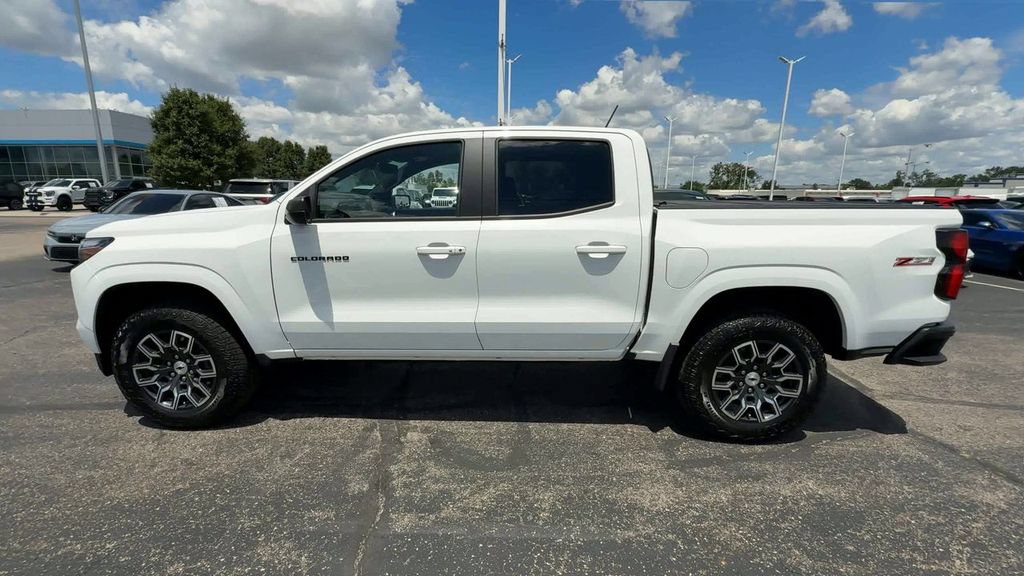 Used 2025 Chevrolet Colorado Z71 AWD/4WD image 5