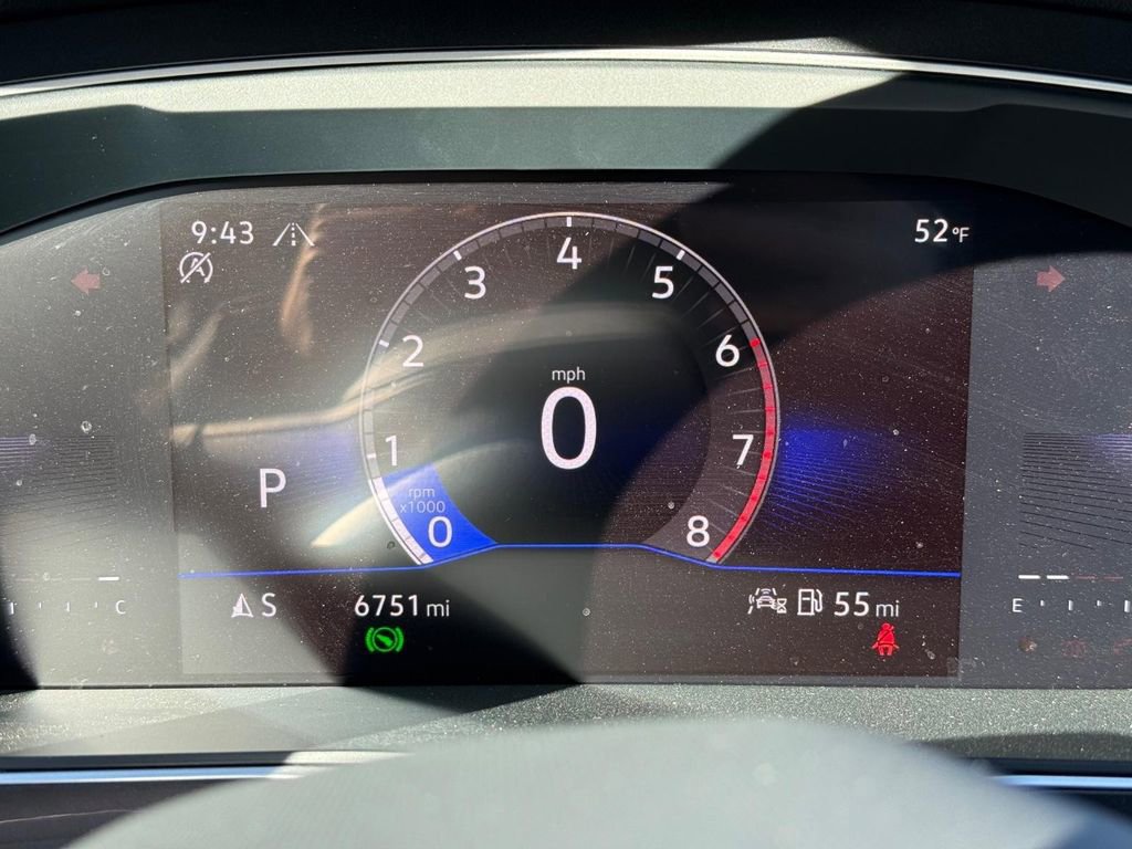 Certified 2024 Volkswagen Tiguan SE R-Line image 18