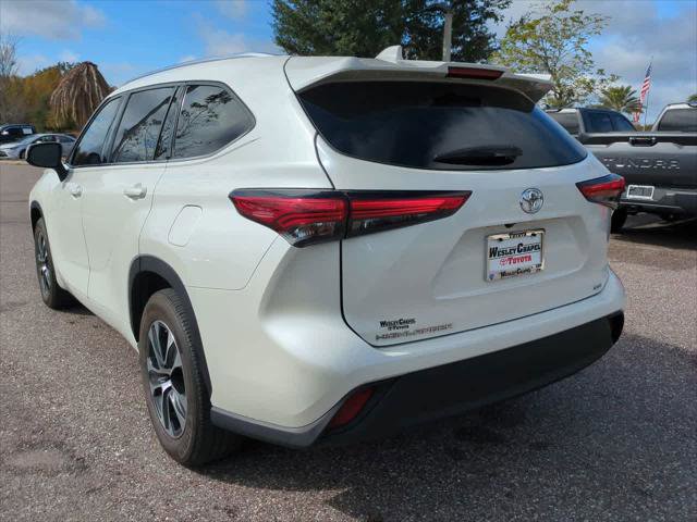 Certified 2020 Toyota Highlander XLE image 4