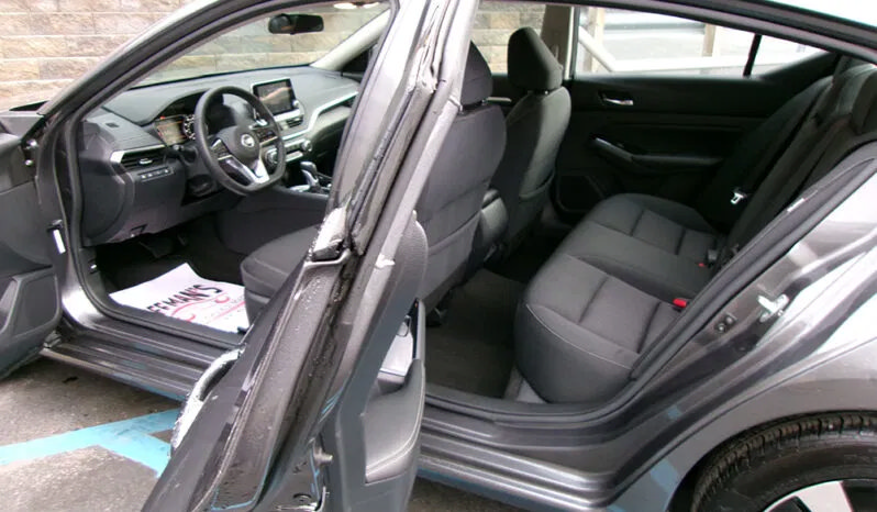 Used 2022 Nissan Altima 2.5 SV w/ SV Premium Package FWD image 13