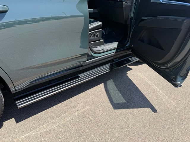 Used 2025 Cadillac Escalade Sport w/ LPO, Floor Liner Package AWD/4WD image 5