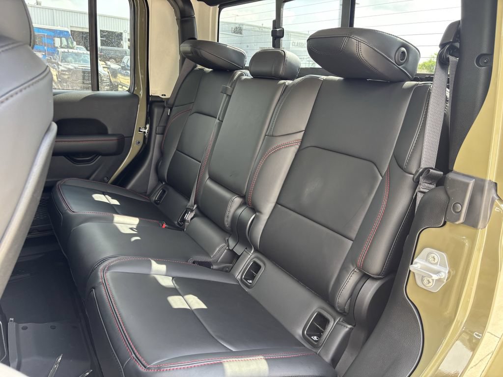 New 2026 Jeep Gladiator Rubicon w/ Steel Power Dome Hood Package AWD/4WD image 23
