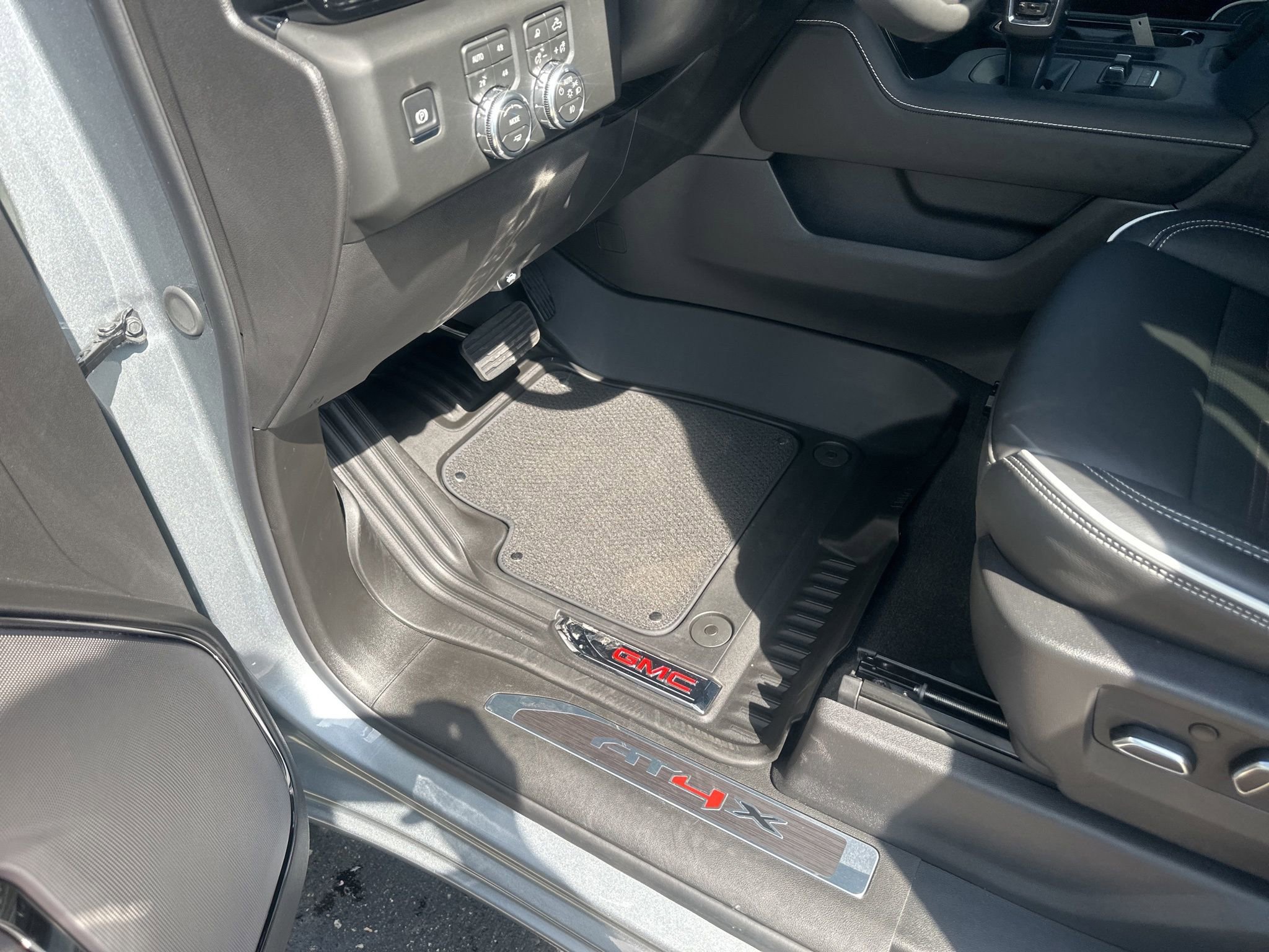 Used 2026 GMC Sierra 1500 AT4X image 24