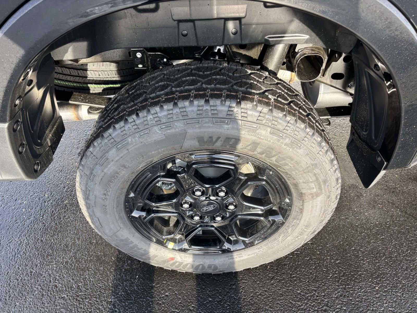 New 2025 Ford Ranger Lariat w/ Black Appearance Package image 10