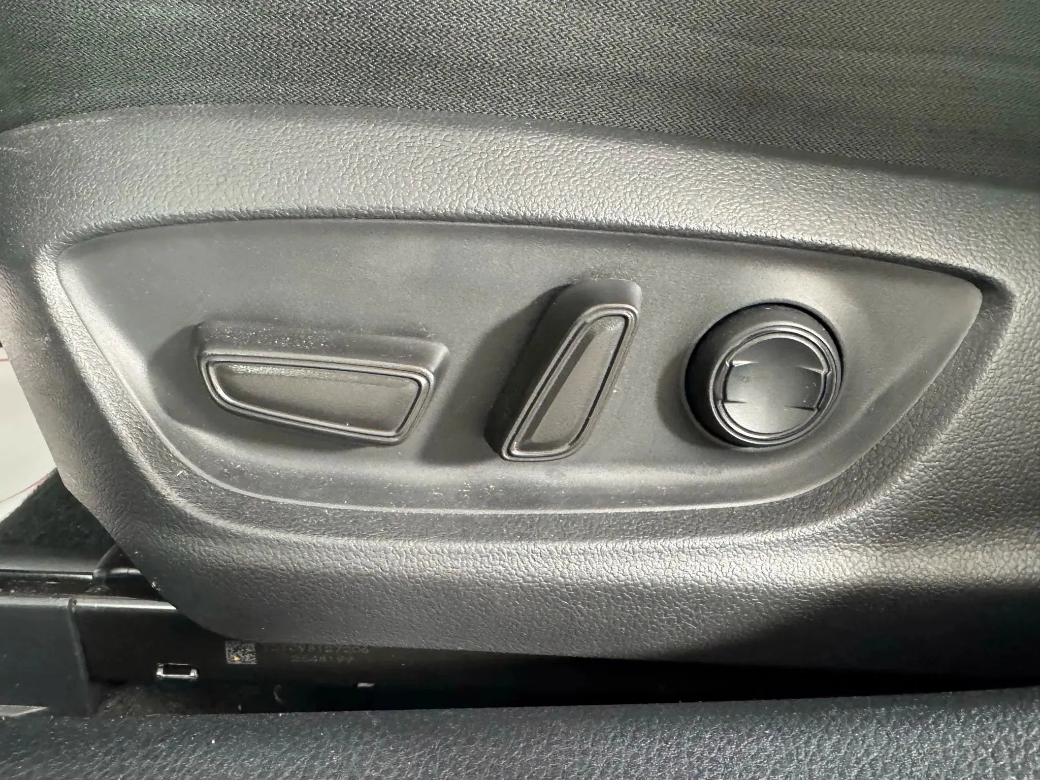 Used 2021 Toyota Camry LE image 31