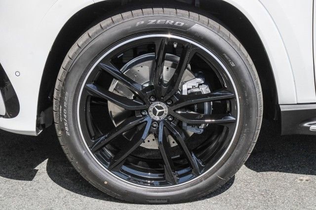 New 2025 Mercedes-Benz GLS 580 4MATIC image 11