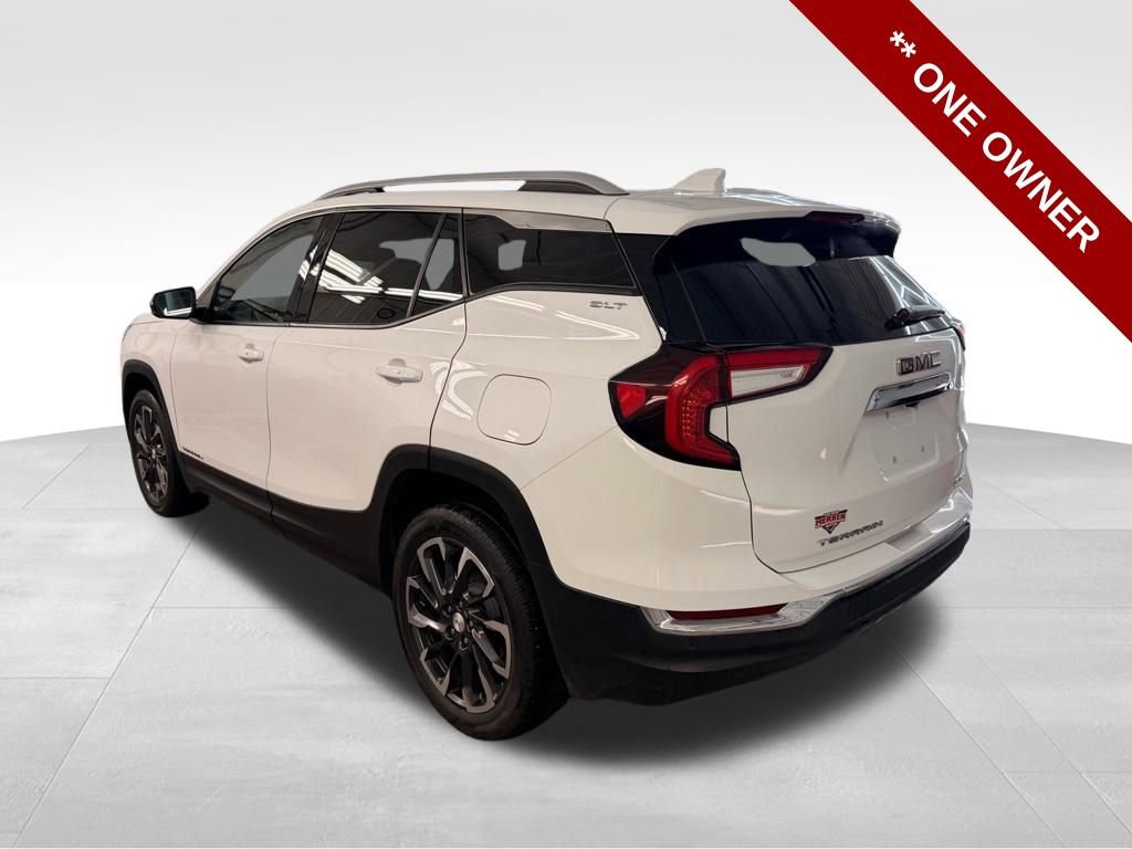 Used 2023 GMC Terrain SLT w/ Tech Package image 3