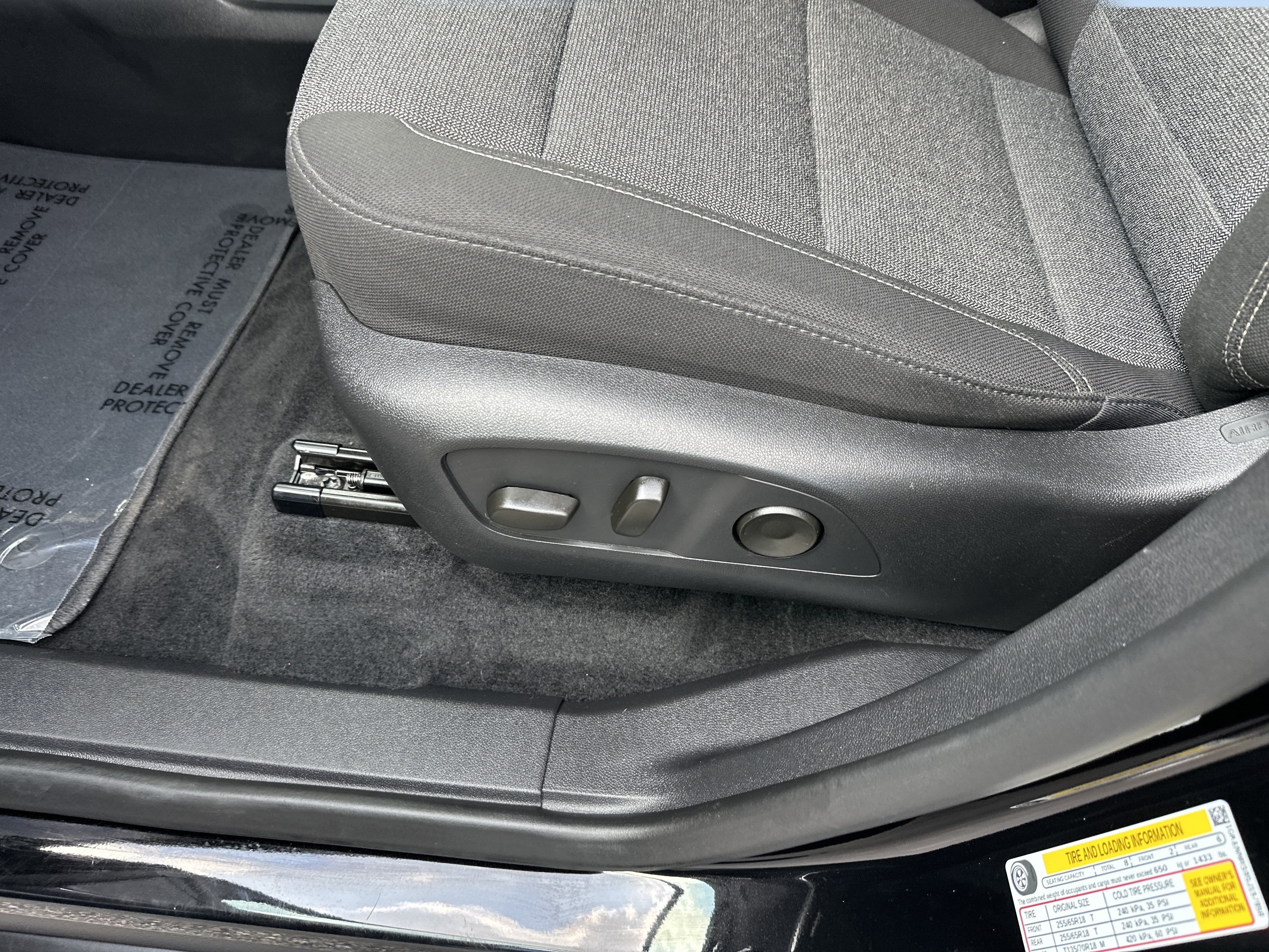 Used 2025 GMC Acadia Elevation AWD/4WD image 11