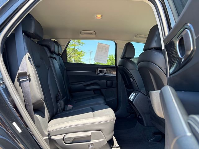 Certified 2025 Kia Sorento S FWD image 14